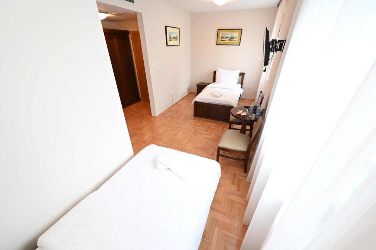 Hotel "Jkc Banja Luka" Luaran gambar