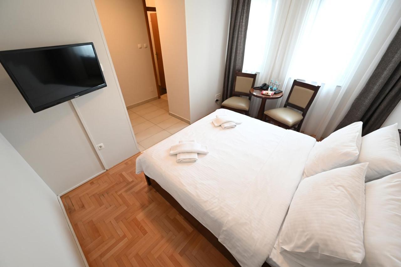 Hotel "Jkc Banja Luka" Luaran gambar