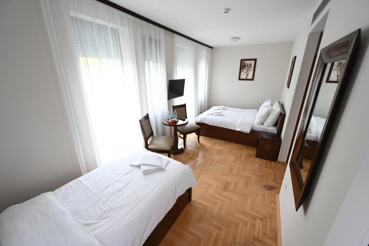 Hotel "Jkc Banja Luka" Luaran gambar