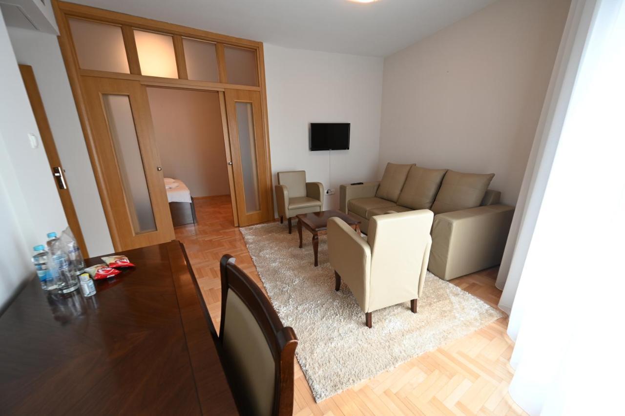 Hotel "Jkc Banja Luka" Luaran gambar