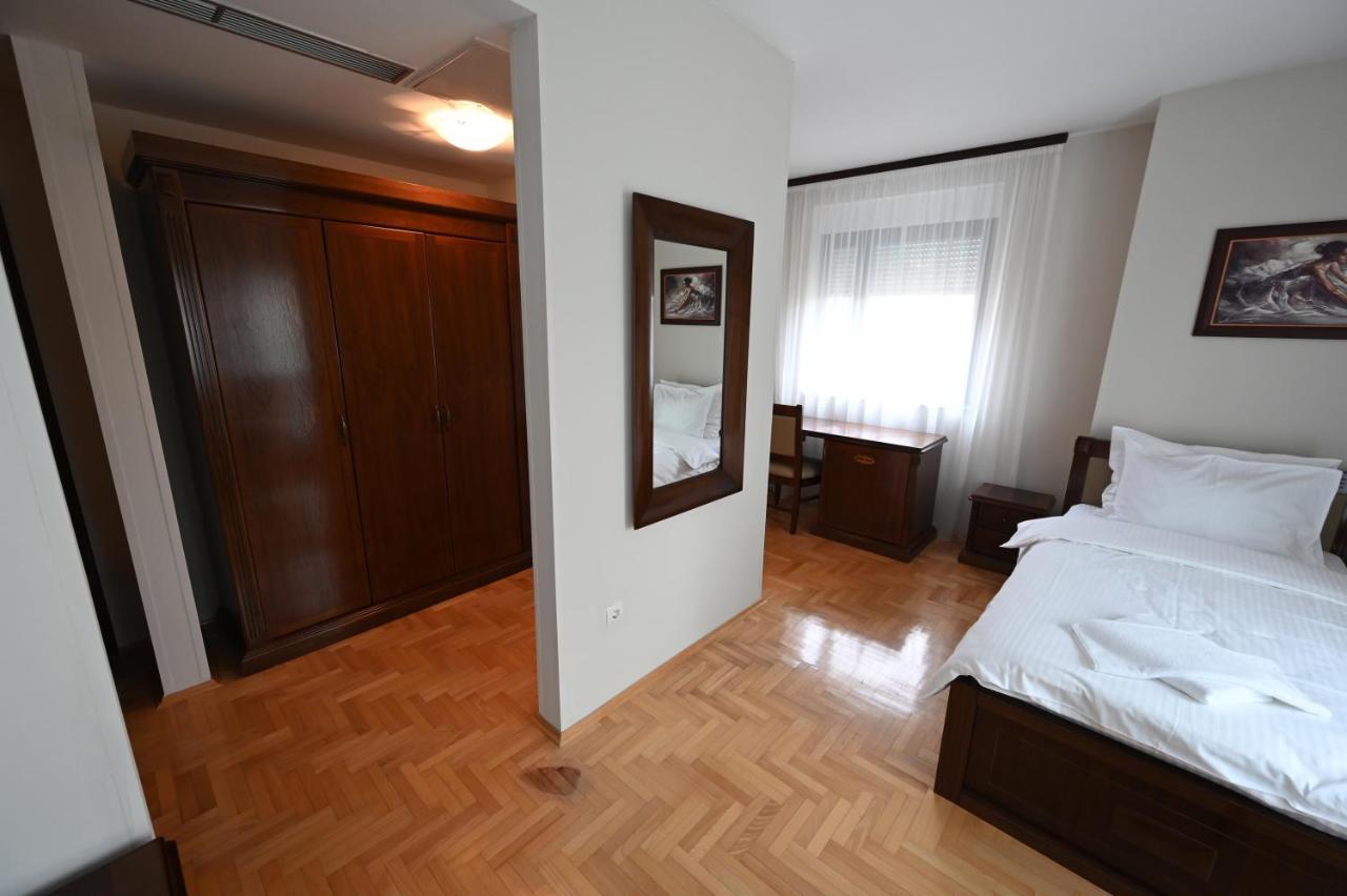 Hotel "Jkc Banja Luka" Luaran gambar